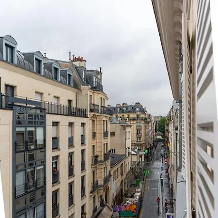 Spacious And Bright Grands Boulevards Apt * Paris