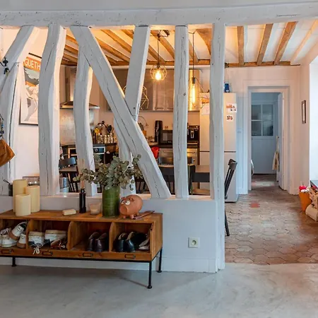 Spacious And Bright Grands Boulevards Apt Paris